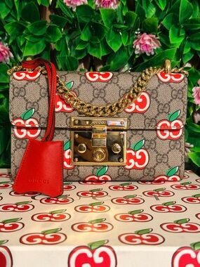 GUCCI GG Supreme Monogram Red Apple Padlock Crossbody Shoulder Bag